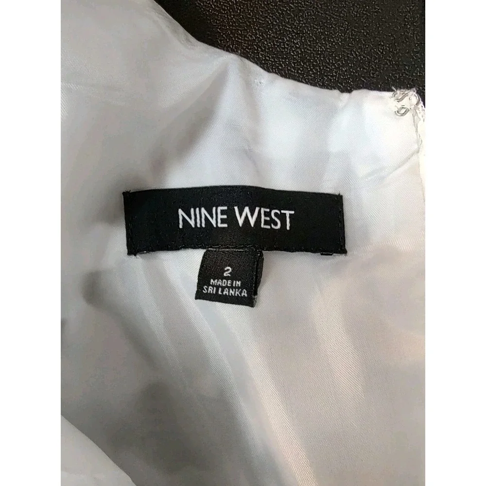 Nine West Black & White Fit & Flare Dress, Boned Bust, Red Floral Hem size 2 - Picture 4 of 7